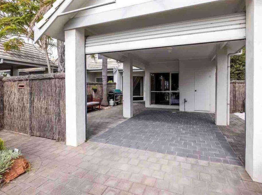 The Blacklighters-Waterfront Retreat Port Lincoln Esterno foto